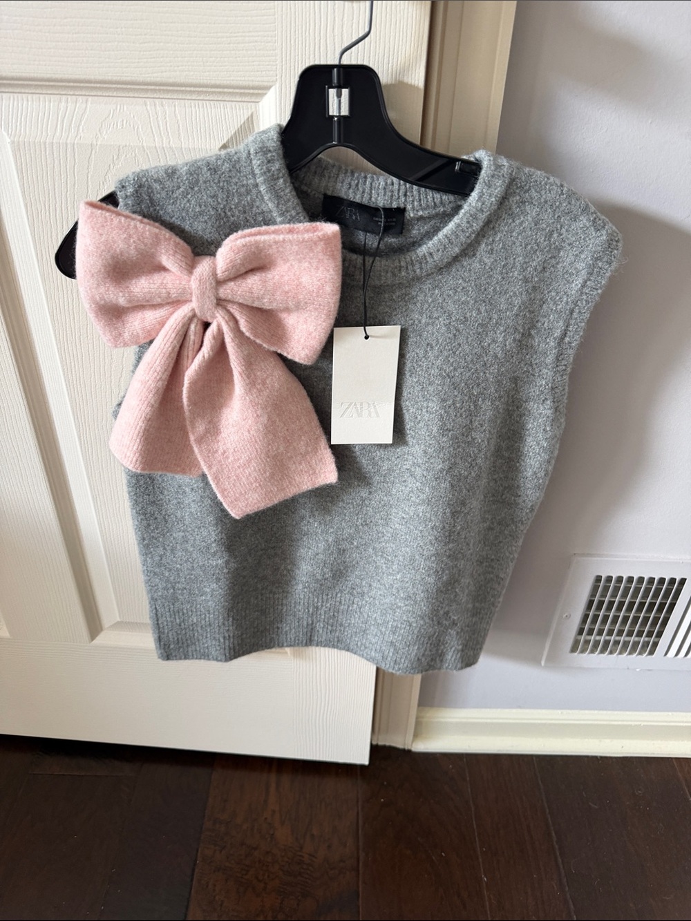 NWT Zara Grey Knit Sleeveless Top with Pink Bow Accent